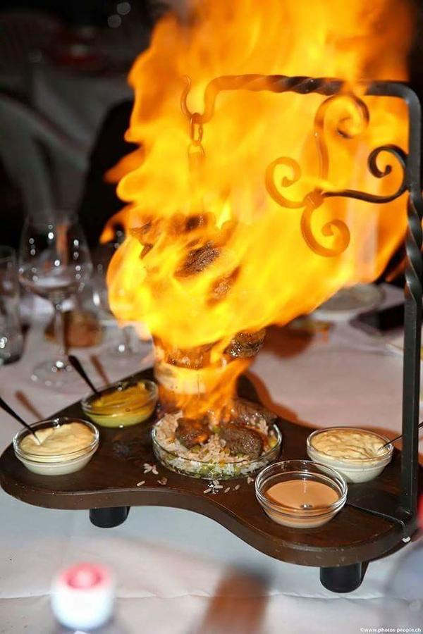 Hotel Restaurant Du Cret 부르세인트피에르 외부 사진